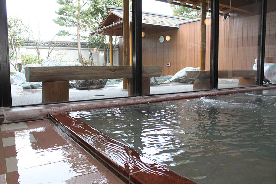 The beautiful scenery of the four seasons Sekigawa Village has “Echigo Sekikawa Onsenkyo,” where five hot springs