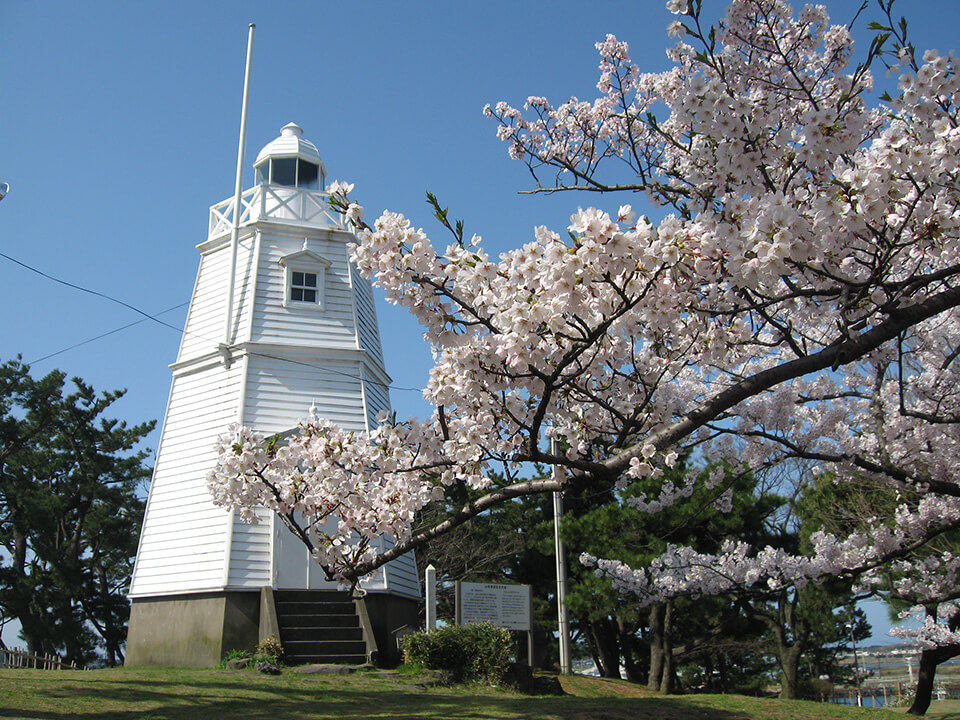 Very famous for its cherry blossoms Park is The Sakata Hiyoriyama Very famous for its cherry blossoms Park is The Sakata Hiyoriyama