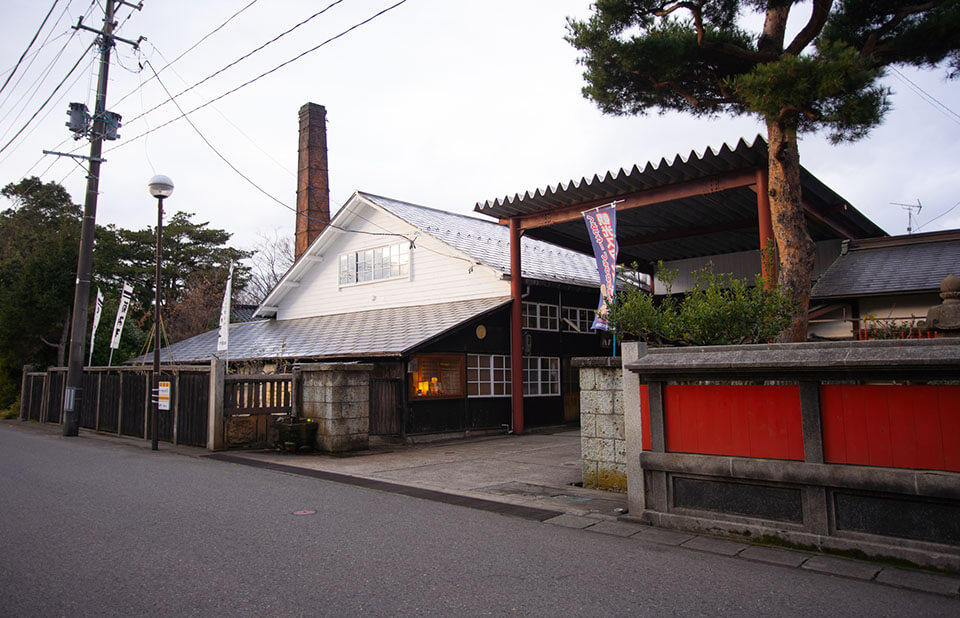 Hanabusa soy sauce is a perfect product of Shonai Hanabusa soy sauce is a perfect product of Shonai