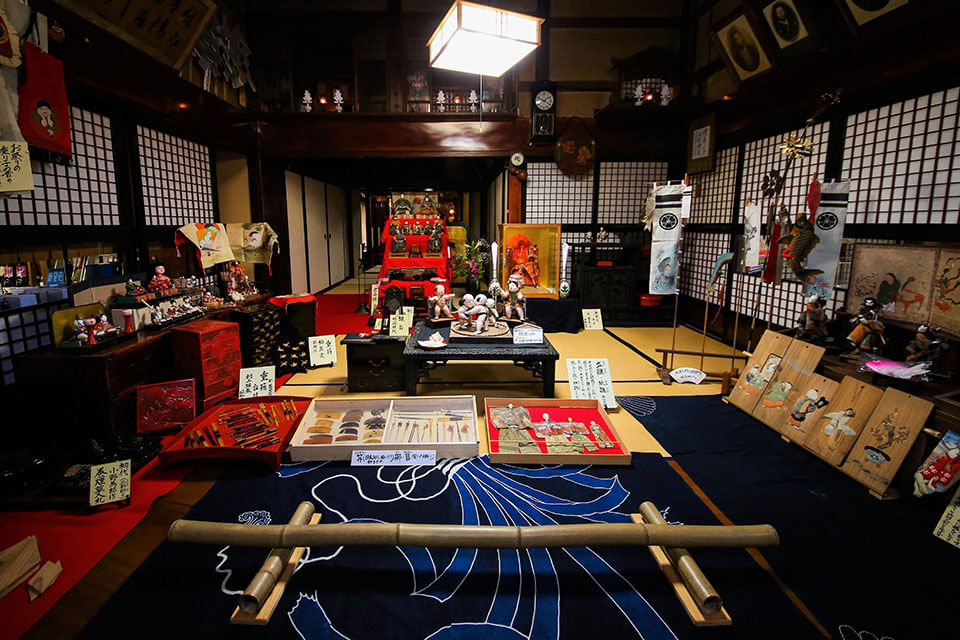 Murakami Castle Town Hina Doll Exhibition at Oshagiri Hall