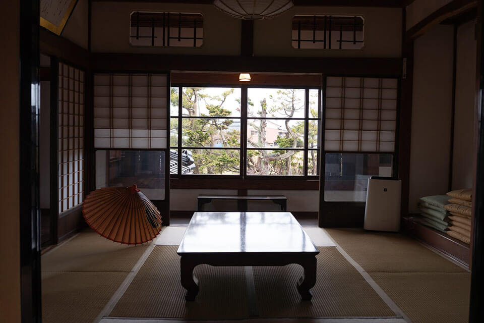 Wadaya Modern Old Japanese Style House with matted tatami rooms